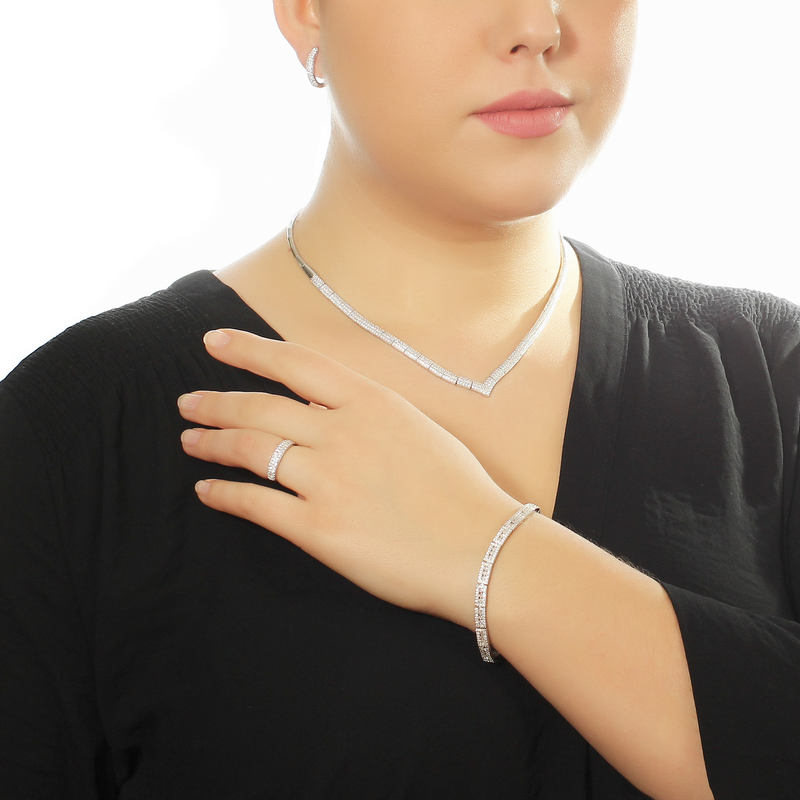 Серьги с фианитом из серебра